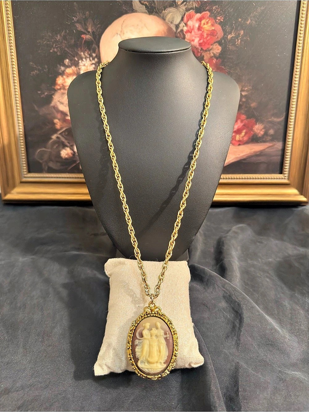 Vintage Max Factor Hypnotique Solid Perfume Cameo Pendant Necklace